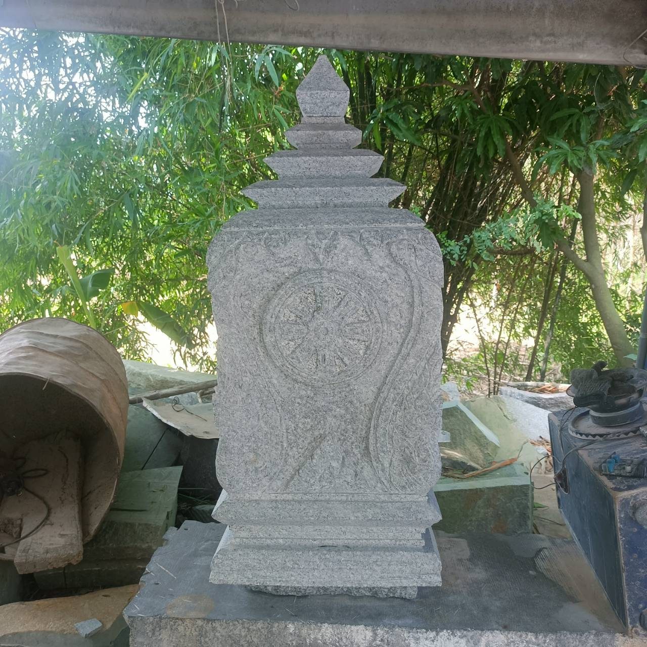หัวเสาใบเสมา